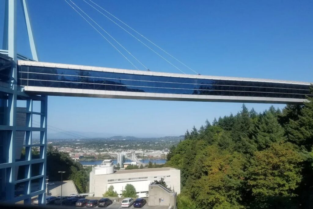 OHSU Skybridge Doernbecher Children's Hospital - Oregon Health Science University Portland